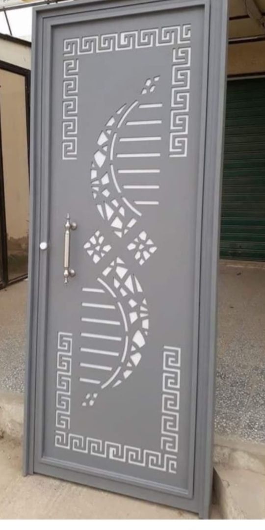 Porte blanche découpe laser motif mosaïque demi-cercle avec poignée dorée
