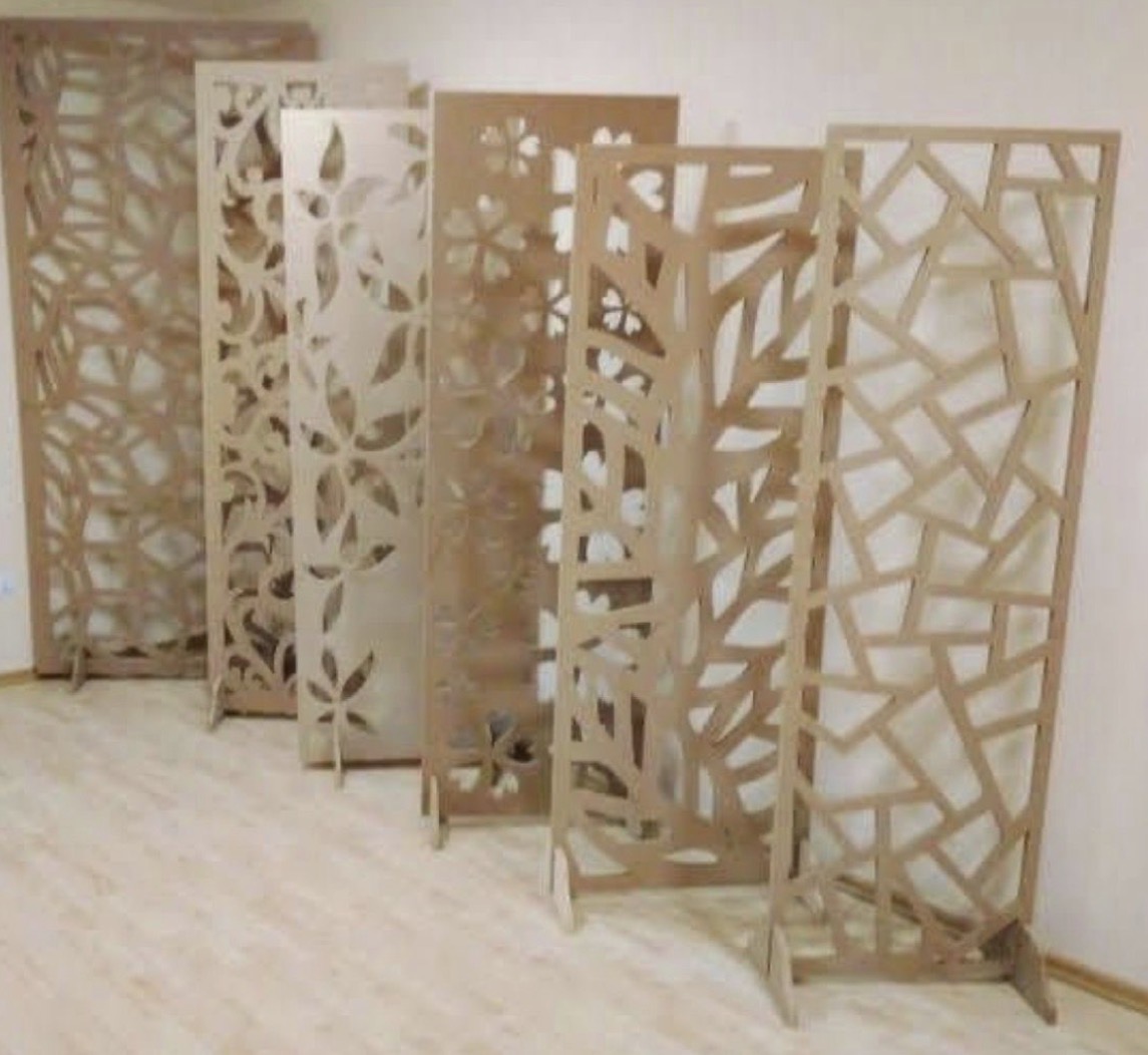 Claustras grand format en bois motif organique