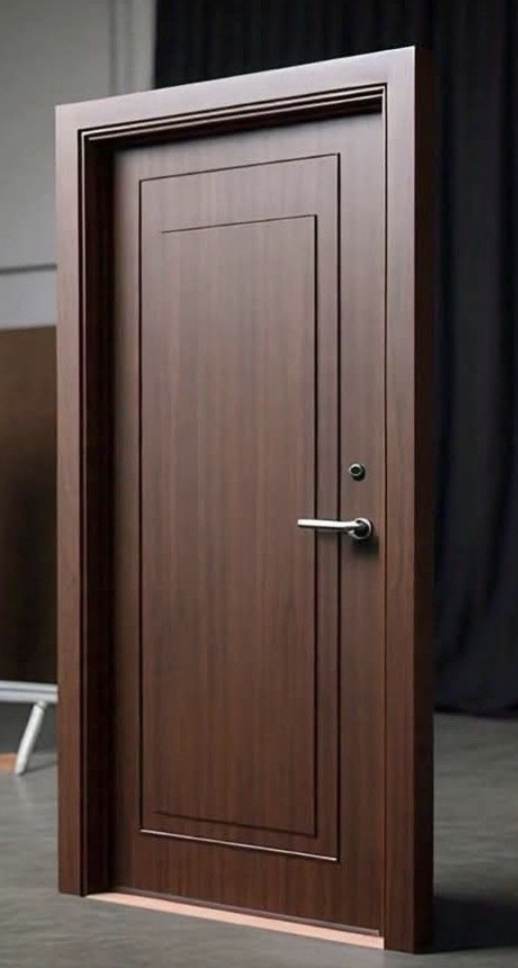 Porte en bois clair design moderne avec poignée longue